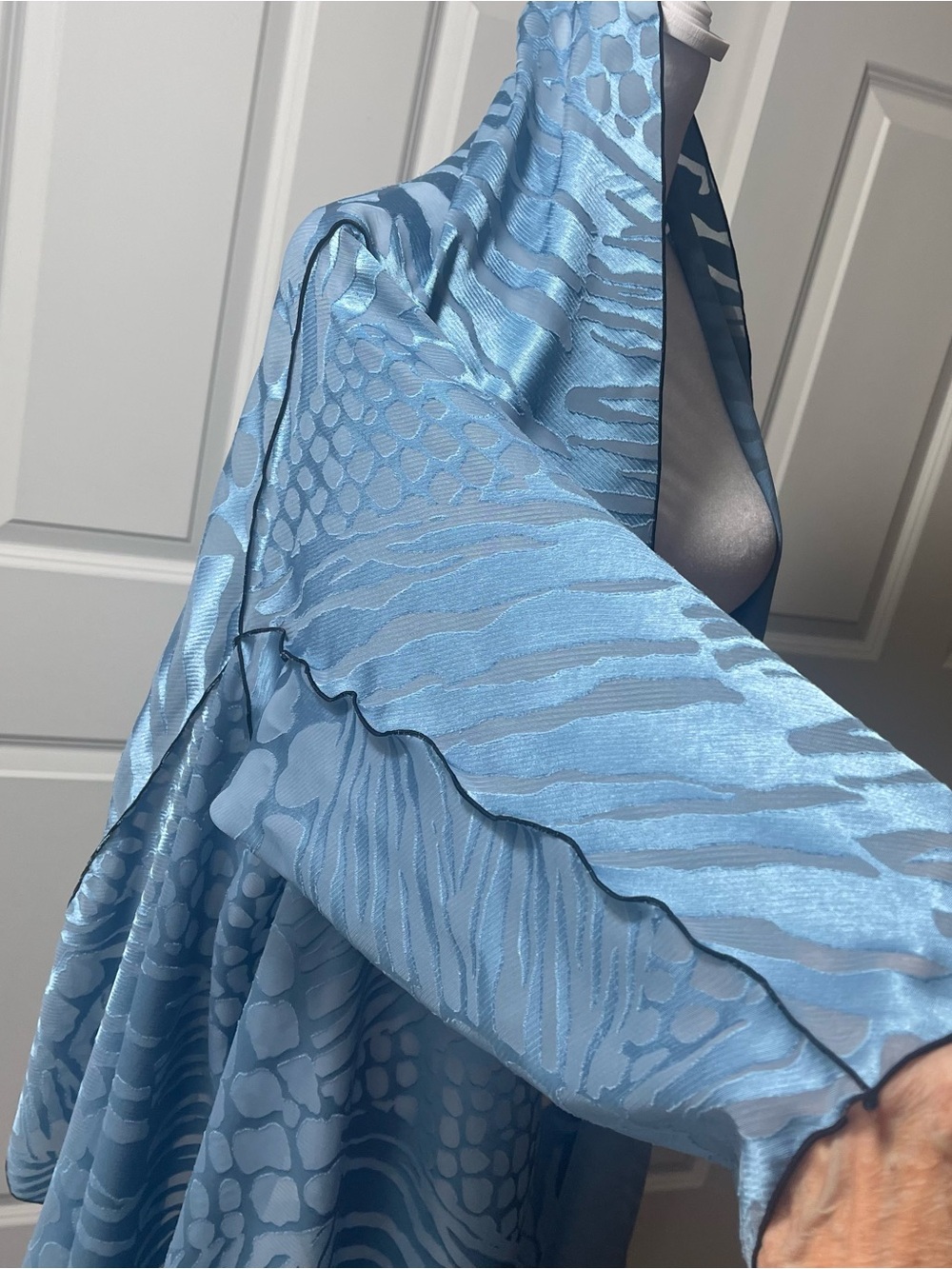 Caron Miller Blue Jacquard Chiffon Topper Wrap Scarf Sheer Burnout 3/4 Sleeve OS - Picture 8 of 17